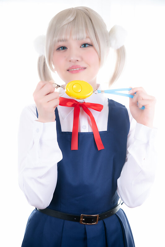 「メスガキコスプレ美少女と濃厚3P中出しセックス|貧乳ミニ系女子の過激プレイ」のサンプル画像1枚目