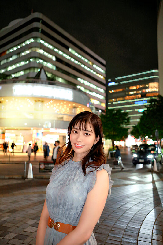 「【素人人妻】巨乳美人妻がTバック姿で魅せる大胆プレイ｜欲求不満な主婦の本気セックス」のサンプル画像9枚目