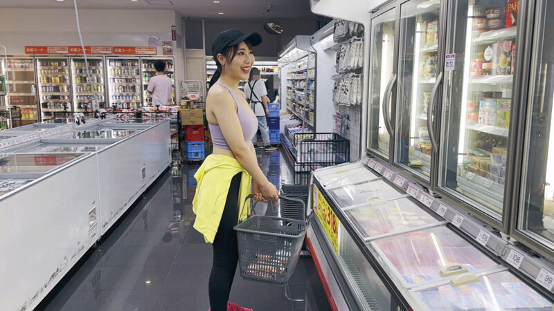 「【素人】巨乳ランナーをお持ち帰り！汗だくハメ撮り＆パイズリで激イキ絶頂」のサンプル画像2枚目