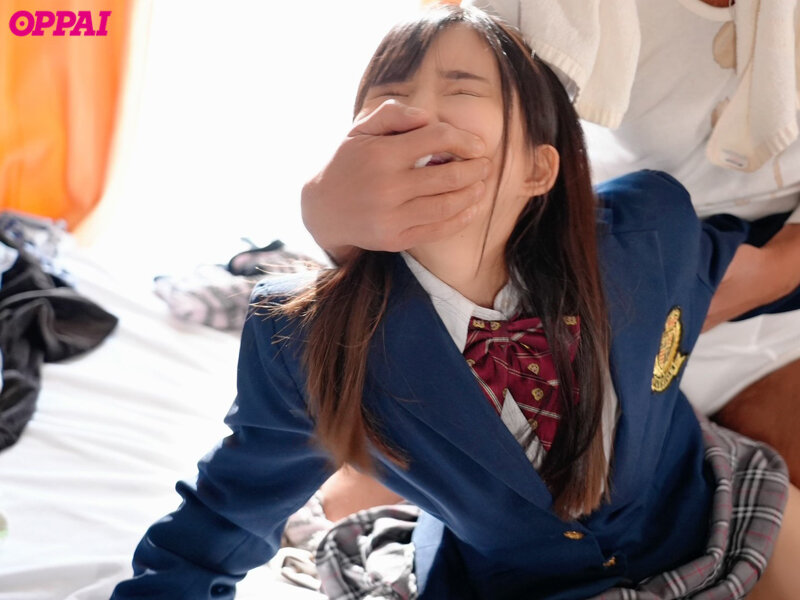 「楪カレン 女子校生が隣人に寝取られ中出し！パイズリご奉仕で辱められる濃密NTRドラマ」のサンプル画像3枚目