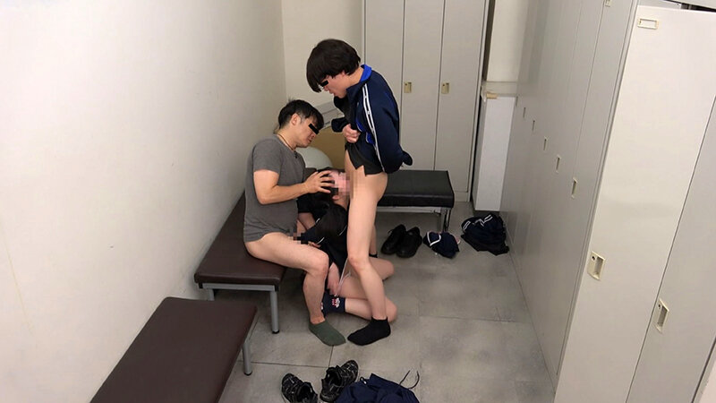 「【素人】巨尻ジム女子に中出し！ロッカーで局部アップ濃厚SEX【白目絶頂】」のサンプル画像10枚目
