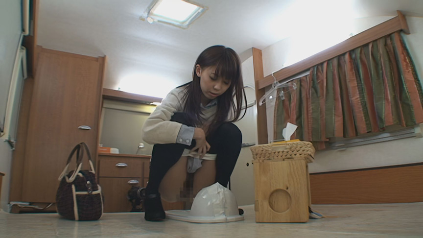 「【美人女優】プレミア級の排泄シーン収録【スカトロ】AIリマスター版で高画質復刻」のサンプル画像3枚目