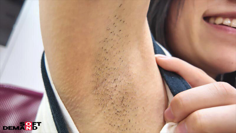 「岡島明来のハメ撮り初体験！素人OLが恥じらいながら魅せる初撮り映像」のサンプル画像11枚目