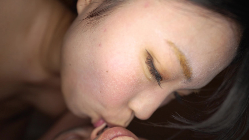 「【七藤優亜】唾液プレイで顔面べろべろ責め【個人撮影・フェチ動画】美女の恍惚表情がたまらない」のサンプル画像10枚目