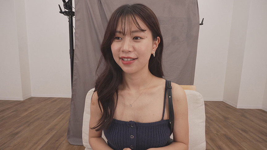 「【のぞみ】箱型拘束×電話チャレンジ【感覚遮断プレイ】彼氏に内緒で体を弄られ我慢できずに絶頂してしまう素人企画」のサムネイル