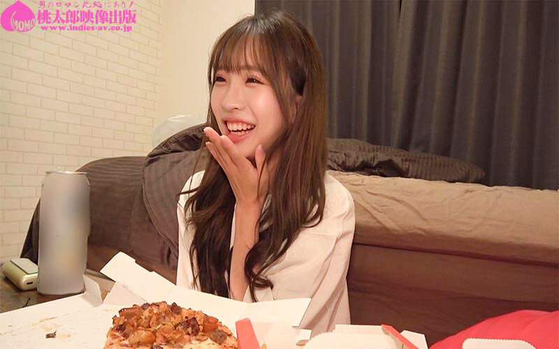 「小那海あやのいちゃラブ濃厚プレイ｜パイパンスレンダー美女とごっくん中出し接吻で過ごす特別な一夜」のサンプル画像14枚目