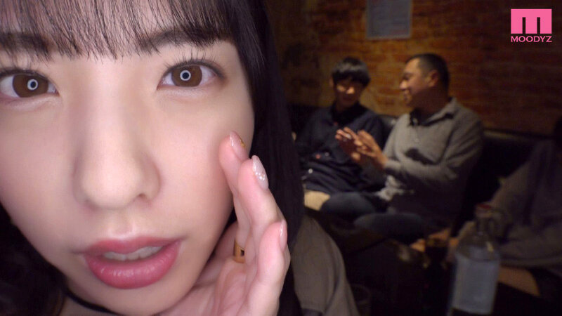 「白桃はな 痴女美少女が淫語で誘惑！寝取りNTR中出し焦らしプレイの絶頂寸止め体験」のサムネイル