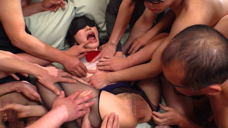 「素人美女たちの乱交パーティー4時間！激しいイラマチオと中出しで絶頂する濃密セックス愛蔵版」のサンプル画像4枚目