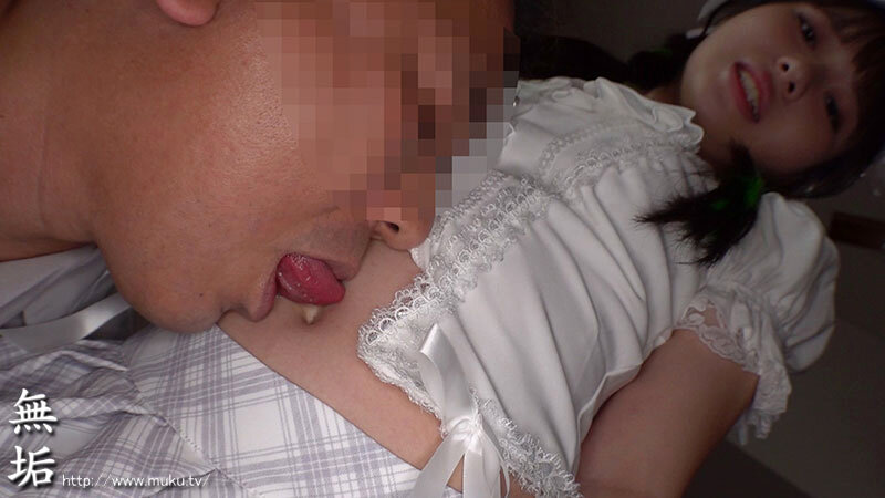 「咲月ひな アイドル美少女がコスプレで潮吹き中出し枕営業！笑顔で頑張る芸能人の秘密撮影」のサンプル画像7枚目