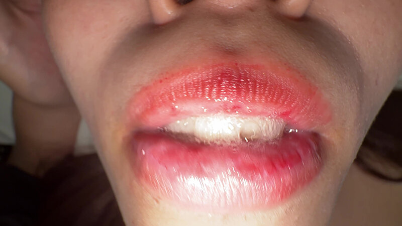 「【水月みお】美人お姉さんを街角ナンパ！素人風の甘いキスとドキドキ密着撮影」のサンプル画像11枚目