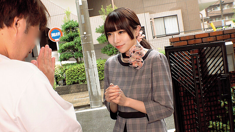 「【素人】美人受付嬢がデカチンをじゅぼじゅぼフェラ＆中出し！制服姿の淫らな姿がエロすぎる」のサンプル画像19枚目