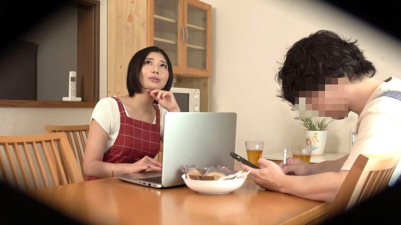 「【人妻】28歳妻がバイト君に寝取られた盗撮映像を中出しAVとして発売【NTR】」のサンプル画像4枚目