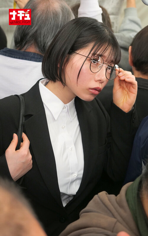 「地味メガネ巨乳就活生がバックで羞恥プレイ｜推定Hカップ巨尻美女の敏感反応」のサンプル画像2枚目