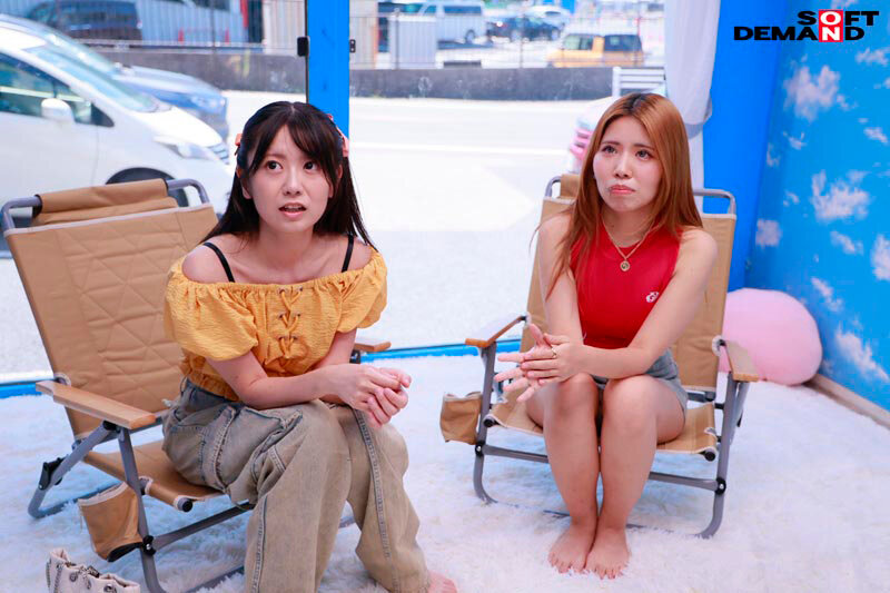 「【素人】マジックミラー号で友達同士がオナニー見せ合い!羞恥プレイから3Pへ発展する衝撃展開」のサンプル画像16枚目