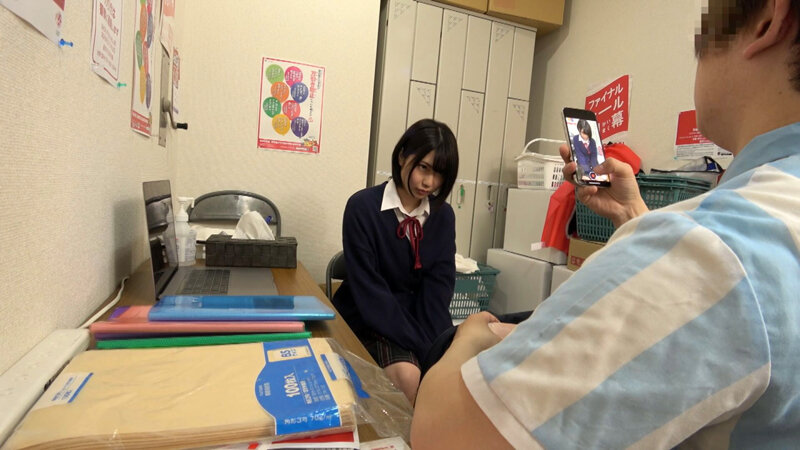 「【桃瀬ひまり】巨乳お嬢様JKが盗撮され中出しされる制服姿のデカ尻素人娘」のサムネイル