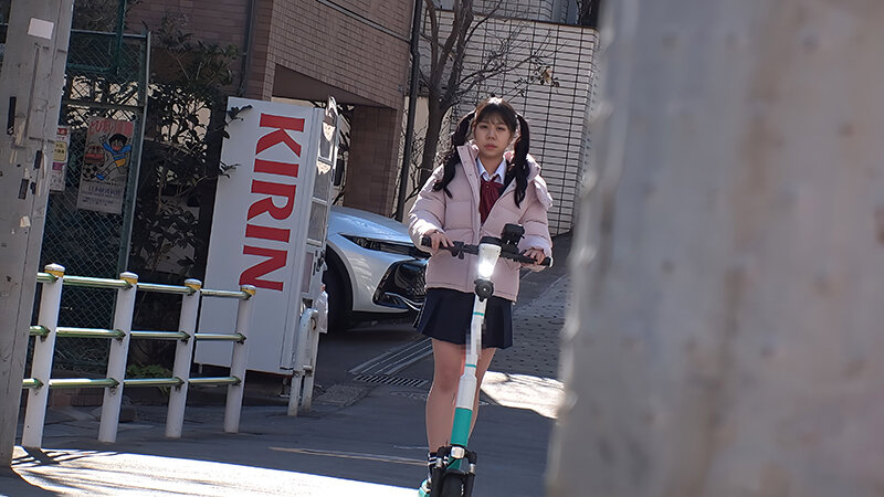 「天羽りりか・尾崎みのり・佐々木かんな 巨乳女子校生が中出しで絶頂！美少女JKの学生服姿に興奮」のサンプル画像1枚目