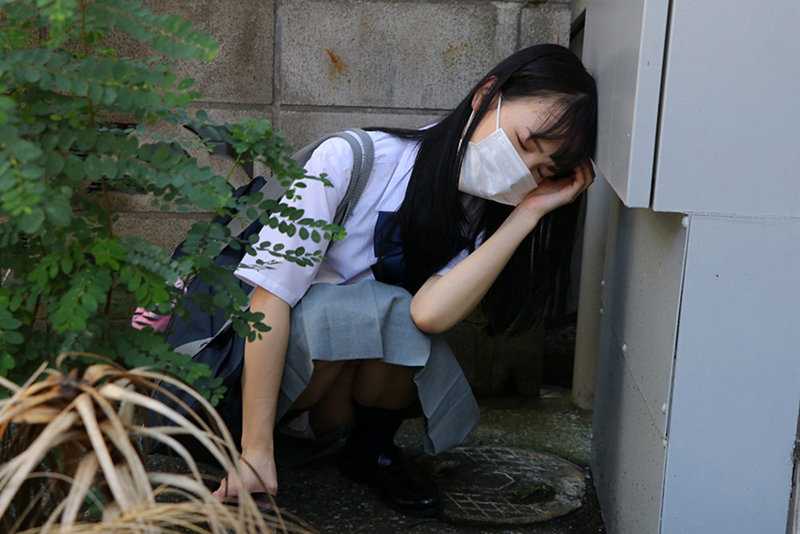 「素人女子校生の着替えを隠し撮り！興奮の盗撮映像から禁断の中出し展開へ」のサムネイル