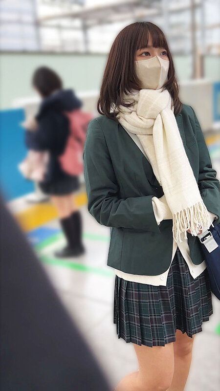 「素人小柄美女の制服コスプレで中出しハメ撮り｜プライベート盗撮風映像」のサンプル画像2枚目