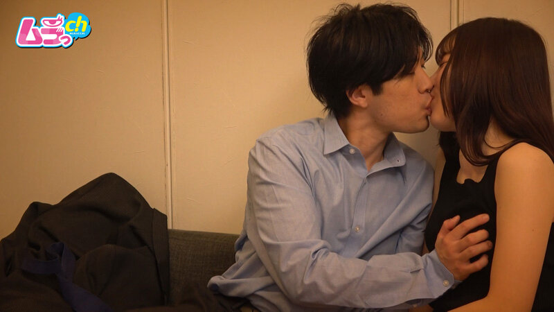 「松丸香澄の盗撮・のぞき動画｜美乳スレンダー素人が同期男性と密室で禁断の一夜を過ごす」のサンプル画像6枚目