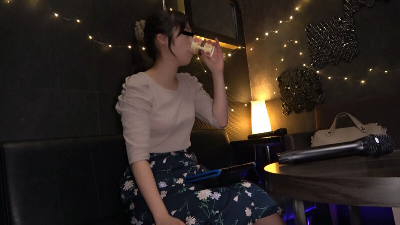 「素人人妻がヒトカラで痴女化！中出しされる熟女妻5名の昼下がり不倫映像」のサンプル画像5枚目