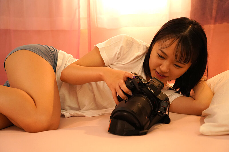 「菊池はるのミニ系美乳ボディで3P・4P潮吹き中出し！推し活女子が騙された衝撃作品」のサンプル画像16枚目