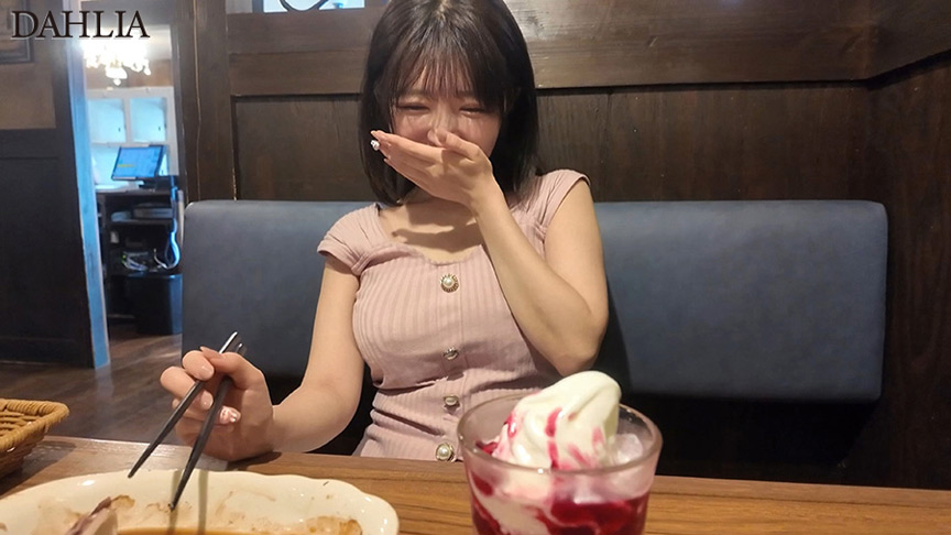 「人生初!はじめて童貞クン宅におじゃましますぅ!!ダリア専属AV女優のテク不発!?癒しのイチャラブ超リアル筆おろし解禁スペシャル!!! 善場まみ」のサンプル画像4枚目