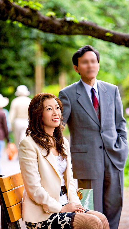 「熟女人妻の背徳ドラマ！巨乳主婦がフェラとバイブで乱れる濃厚プレイ4時間」のサムネイル