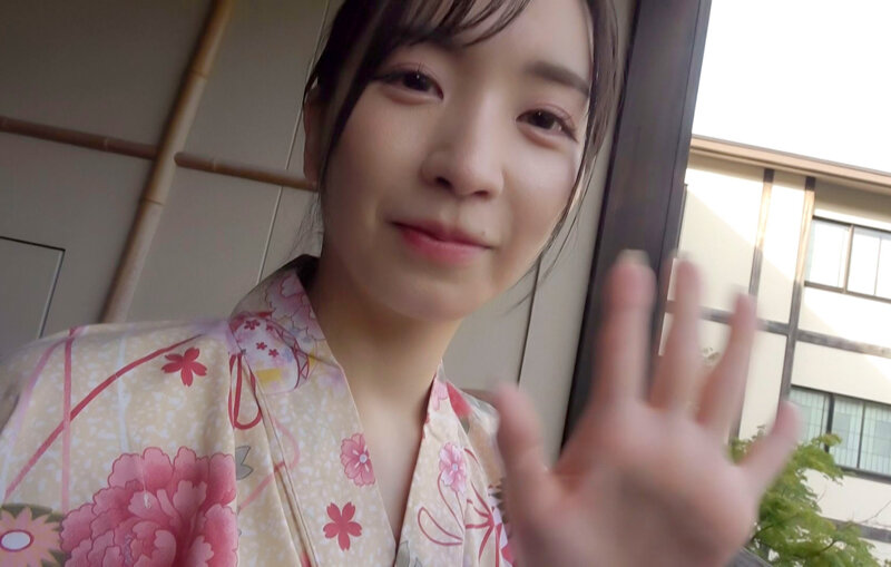 「鈴木真夕の美乳ハメ撮り温泉旅行！巨乳美女との中出し密着デート映像」のサムネイル