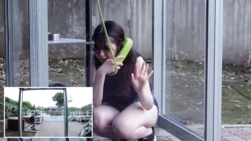 「公衆電話ボックス360度 爆乳素人きき乳首チャレンジ ひまりさん（22歳・大学生）」のサンプル画像2枚目
