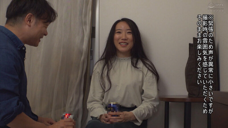 「藍沢汐里 30年ぶりの聖服コスプレで中出し解禁！スレンダー熟女人妻がM女に覚醒するナンパ作品」のサンプル画像1枚目