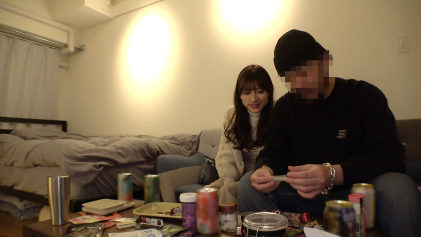 「素人ギャル れいらの過激プレイ動画｜プカプカシリーズで魅せる大胆パフォーマンス」のサンプル画像2枚目