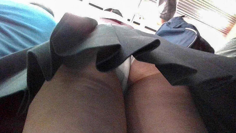 「川上しずく セーラー服美少女が潮吹き絶頂！貧乳敏感ボディを局部アップで徹底撮影」のサンプル画像3枚目