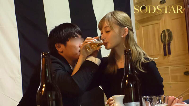 「渚恋生の人妻NTR作品｜金髪ギャル妻が寝取られ中出しされる濃厚プレイ動画」のサンプル画像4枚目