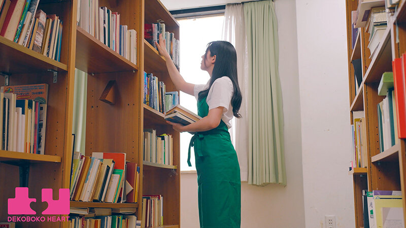 「皆月ひかる×和久井美兎×江戸川もなか ギャル美少女のミニスカレズキス電車プレイ」のサンプル画像3枚目