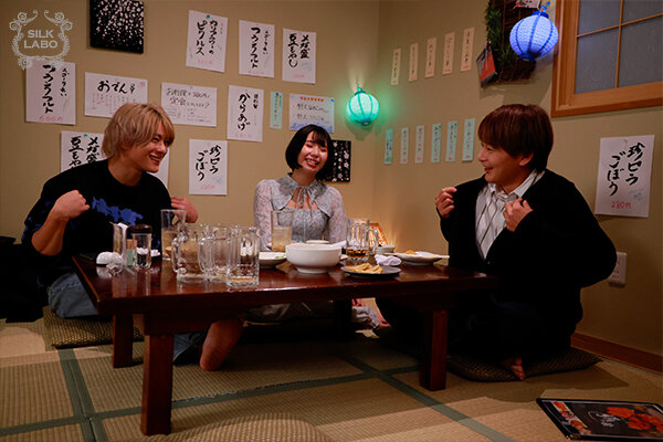 「千石もなか×わか菜ほのが魅せる3P・4Pプレイ！カップルの濃密な絡みに注目【Triangular Holic 4】」のサンプル画像3枚目