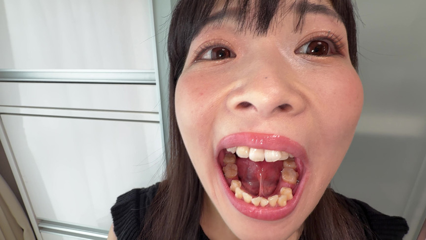 「【原美織】舌ブラシで汚舌苔採取の個人撮影動画【唾液フェチ・口腔プレイ】」のサムネイル
