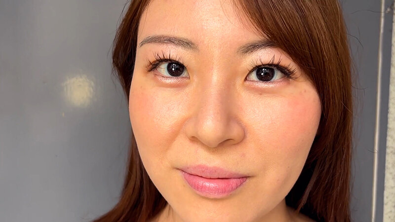 「【素人ナンパ】商社営業のお姉さんれなちゃんに街角で声かけ口内観察に挑戦」のサムネイル