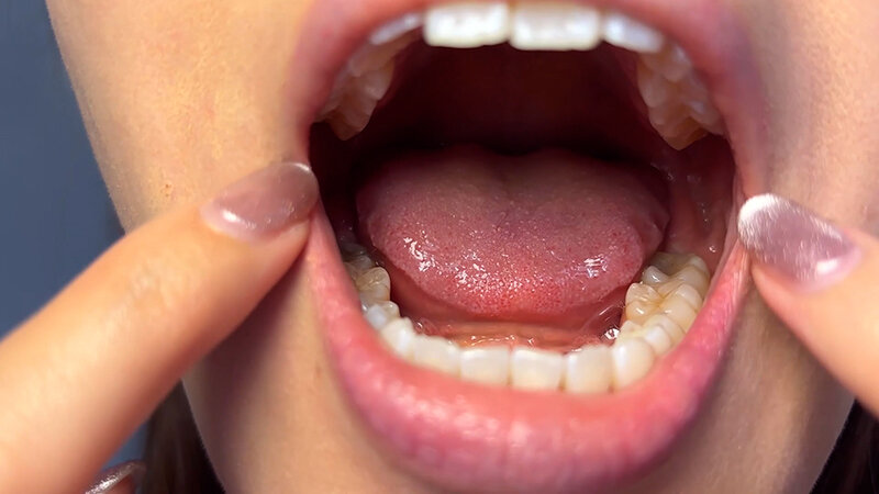 「【素人ナンパ】商社営業のお姉さんれなちゃんに街角で声かけ口内観察に挑戦」のサンプル画像6枚目