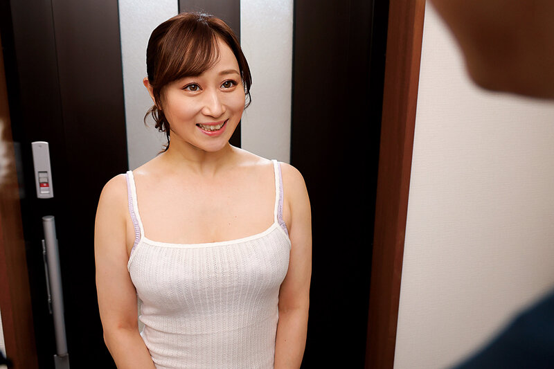 「川上ゆう・天上みさらがピタパン姿で誘惑！美乳×巨尻の引っ越し屋スタッフに目線釘付け」のサンプル画像15枚目