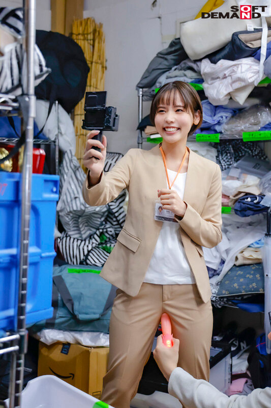 「柴崎はるがディルドと電マで絶頂!スレンダー美女がアダルトグッズ検証で何度もイク姿」のサンプル画像2枚目