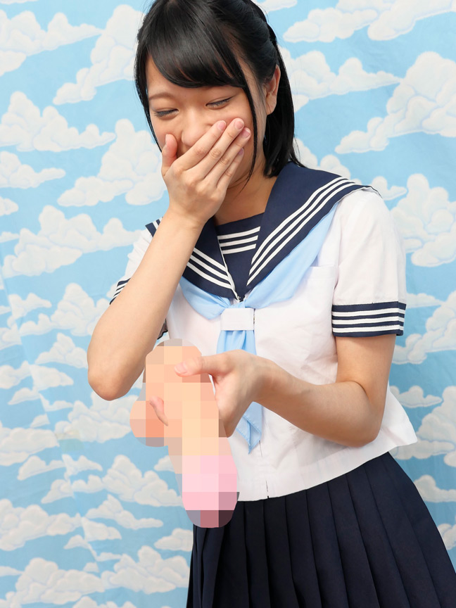 「渚ひまわりが制服女子姿で素股プレイ！代々木でナンパされた美少女の過激映像」のサンプル画像2枚目