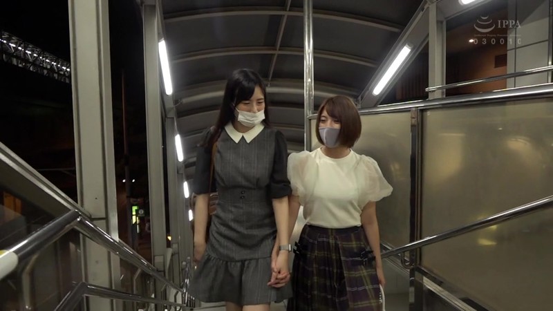 「阿部乃みくと野外デートでレズキス体験！ドキドキの露出レズビアンプレイ」のサンプル画像4枚目