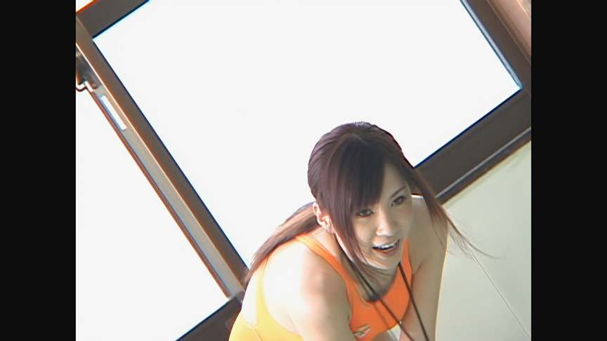 「【水着】名門スイミングスクール美人コーチの魅惑レッスン|AIリマスター高画質版で蘇る競泳水着の美ボディ」のサンプル画像1枚目