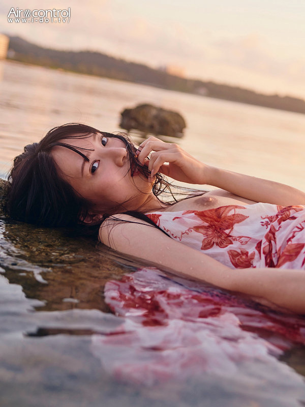 「榊原萌の裸天使グラビア映像｜美少女アイドルのセクシーイメージビデオ完全版」のサンプル画像4枚目