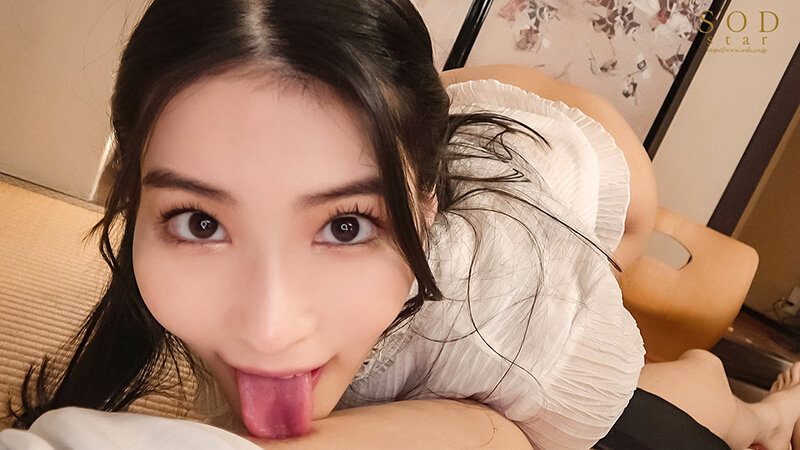 「本庄鈴の長身スレンダーボディに密着イタズラ!我慢できずに中出しされる日常密着ドキュメント」のサンプル画像16枚目