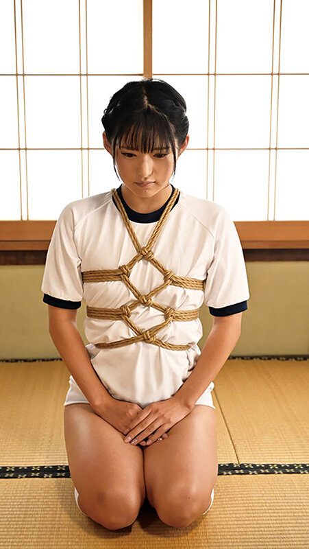 「パイパンM女が縄で拘束されイラマチオ・バイブ・蝋燭責めで中出しされるSM調教プレイ」のサムネイル