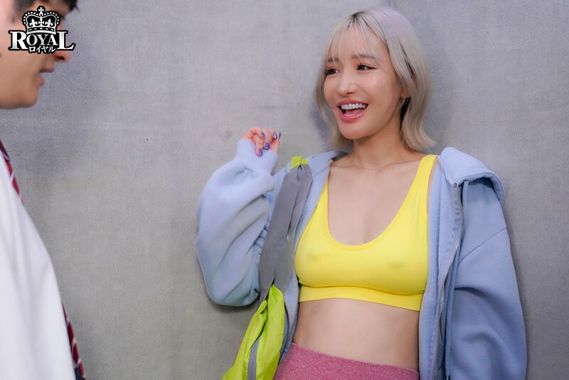 「百永さりな 巨乳ビッチギャルお姉さんが隣人に中出しさせてくれる神展開【ノーブラ美乳】」のサンプル画像2枚目