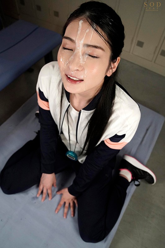 「本庄鈴のスレンダー女教師が魅せる情熱フェラと顔射プレイ｜陸上部顧問の特別指導」のサンプル画像17枚目