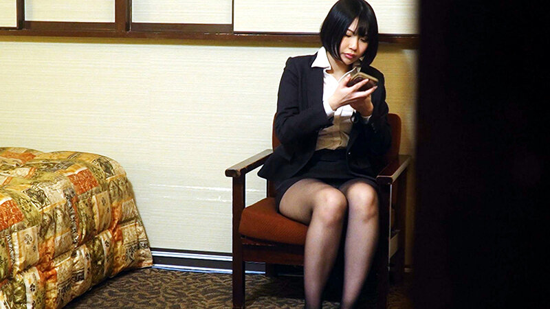 「【素人盗撮】ビジネスホテルで巨乳美女の秘密のオナニーを隠し撮り#7」のサンプル画像1枚目