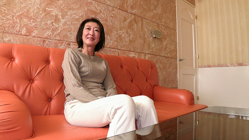 「【素人人妻】53歳巨乳熟女・成美さんのハメ撮り浮気セックス映像が生々しすぎる」のサンプル画像3枚目